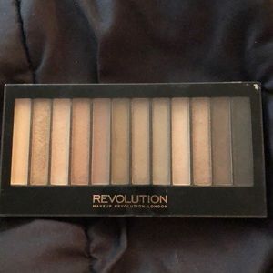 Dupe! Makeup Revolution Iconic 2 palette